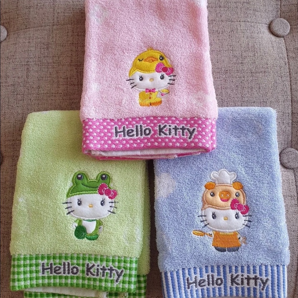 Hello Kitty towels vintage, rare & hard to find!